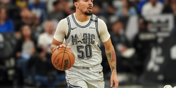 百家乐平台-雄鹿GM：科尔-安东尼是后卫版的波蒂斯 在字母哥身边会打得更好