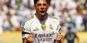 65场，巴尔韦德成为21世纪五大联赛单赛季出场次数最多的球员