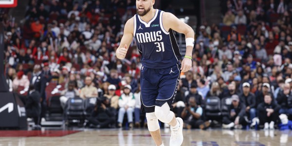 百家乐APP下载-佛光微现！克莱近5战场均17分&amp;amp;4.4记三分 三分命中率47.8%