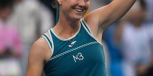 百家乐APP下载-连续两周先下一城，从被逆转到逆转，布兹科娃首胜巴多萨